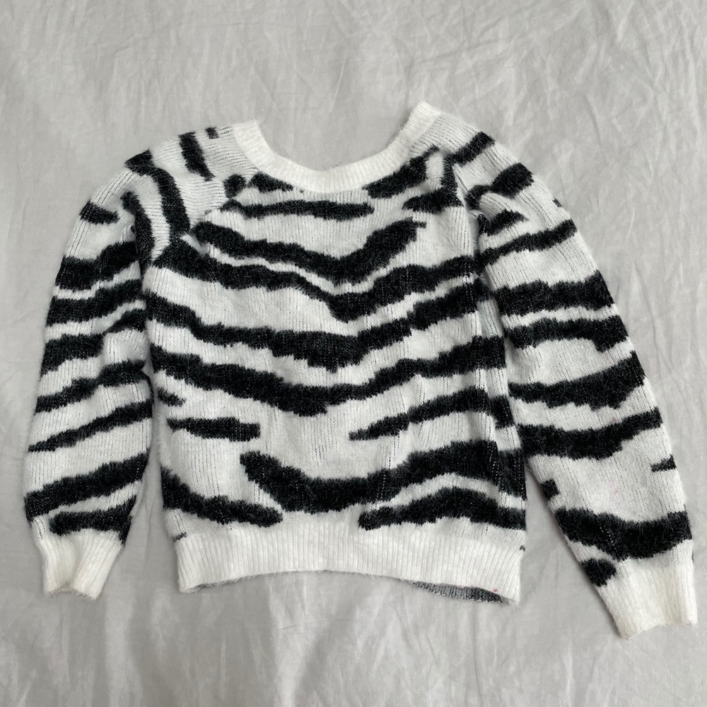 STORIA ZEBRA SWEATER